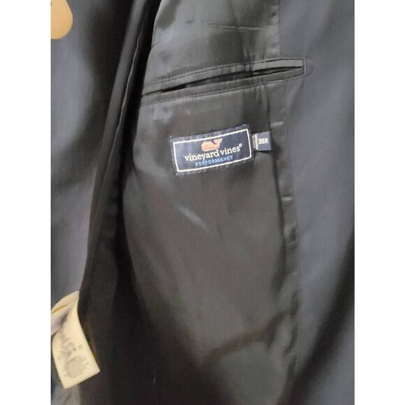 Vineyard vines Performance Lightweight Blazer 38R - Picture 9 of 12